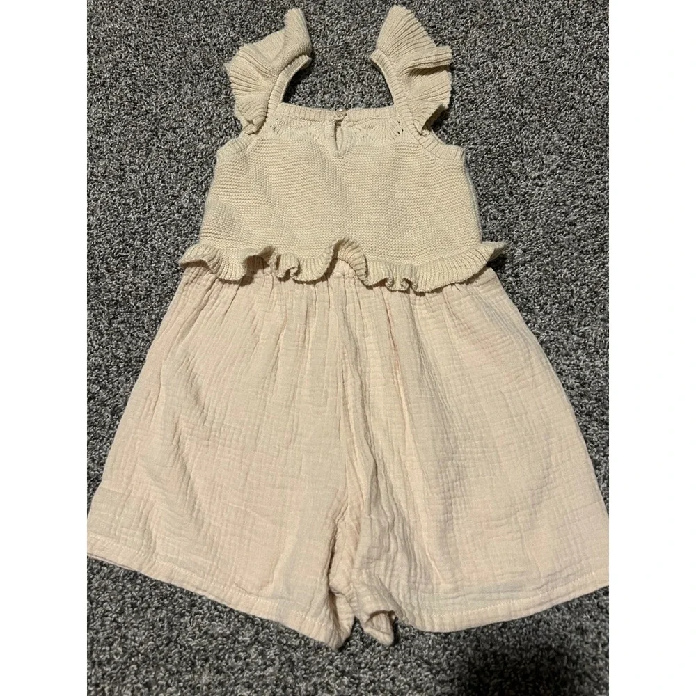 Cc34 Cupcakes and Cashmere Knit Gauze Romper Cream Ruffle Sleeveless Size S 5/6